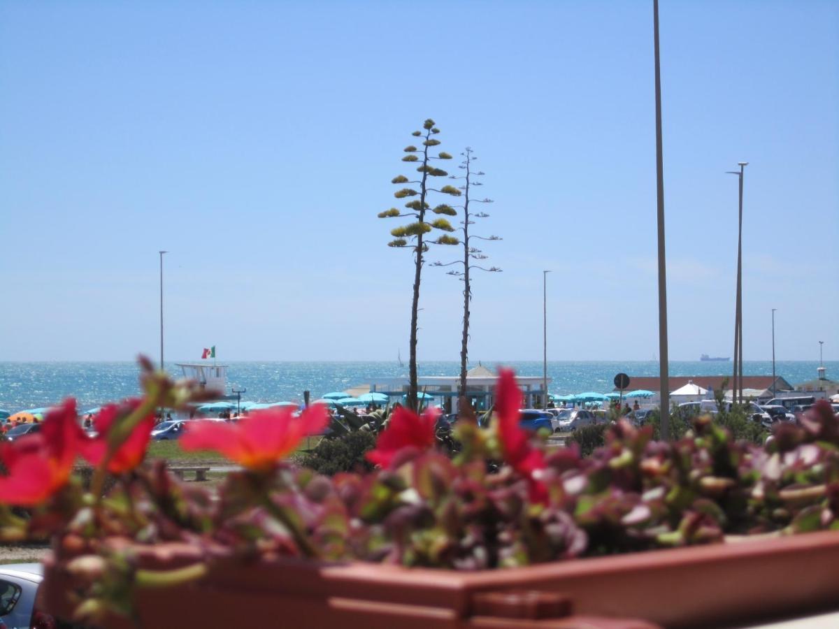 Alma Unica Fronte Mare Apartamento Lido di Ostia Exterior foto